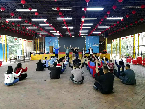 有趣的團建活動.jpg